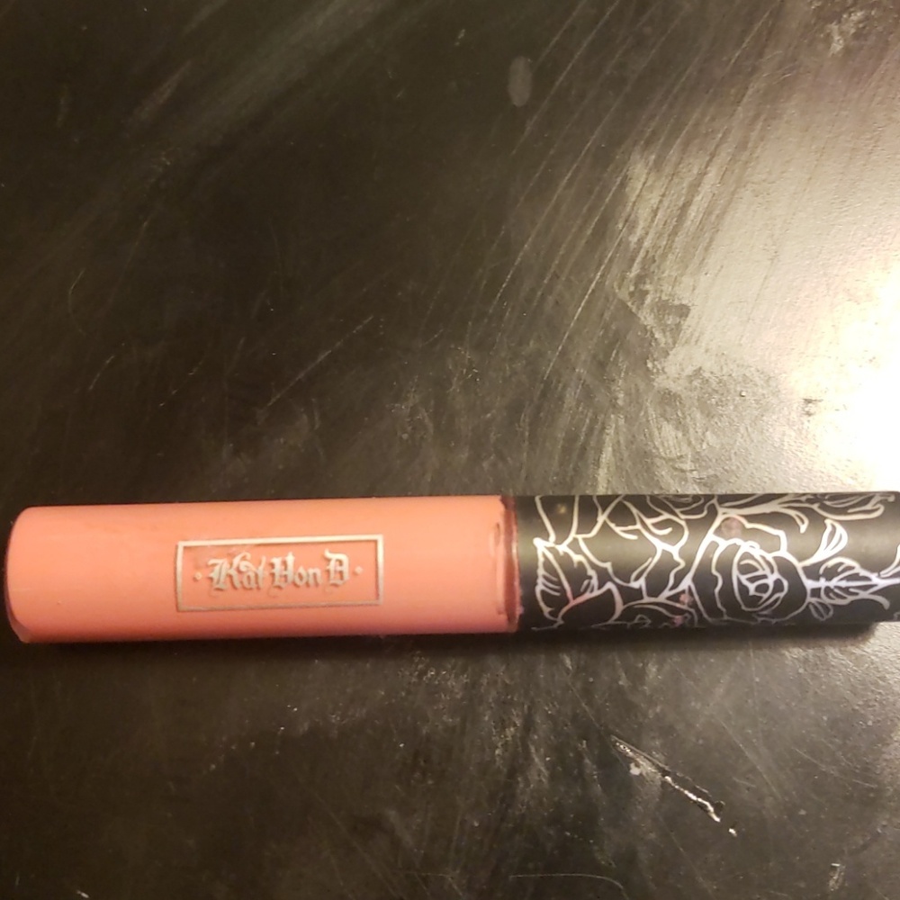 mini kat von d liquid lipstick in the shadw saint